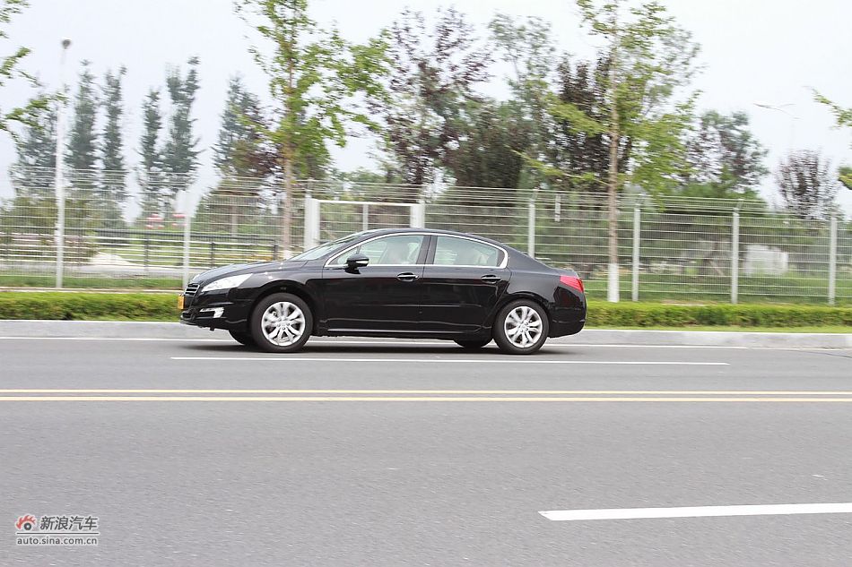 新浪试车评测东风标致508旗舰版