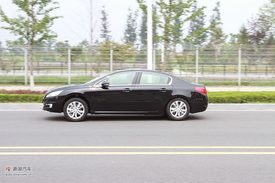 新浪试车评测东风标致508旗舰版