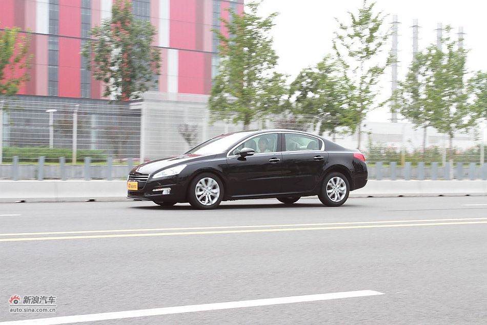 新浪试车评测东风标致508旗舰版