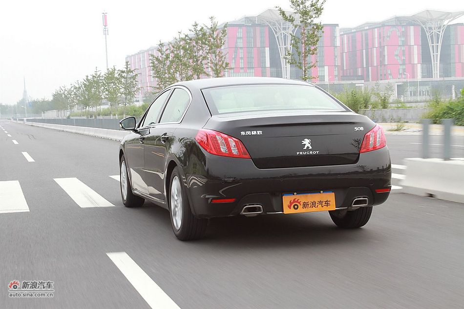 新浪试车评测东风标致508旗舰版
