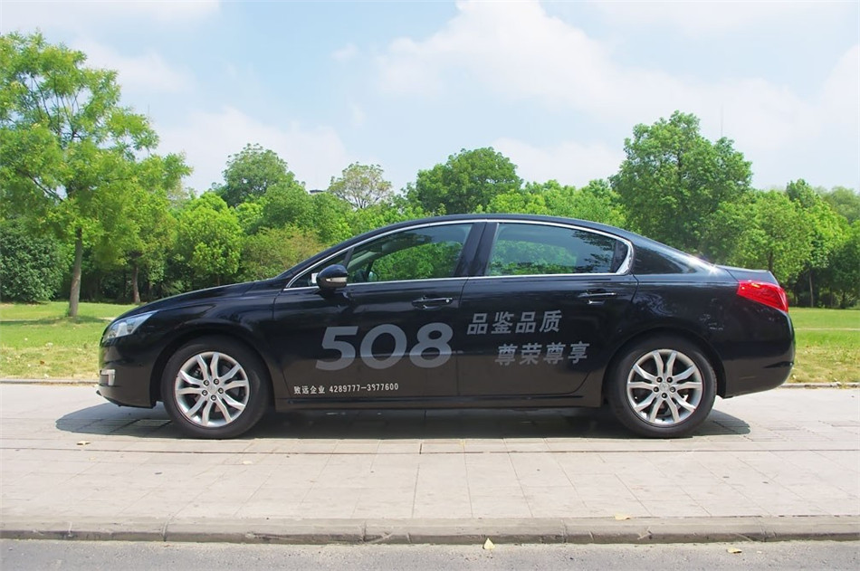 2012款东风标致508 2.0L 自动豪华版