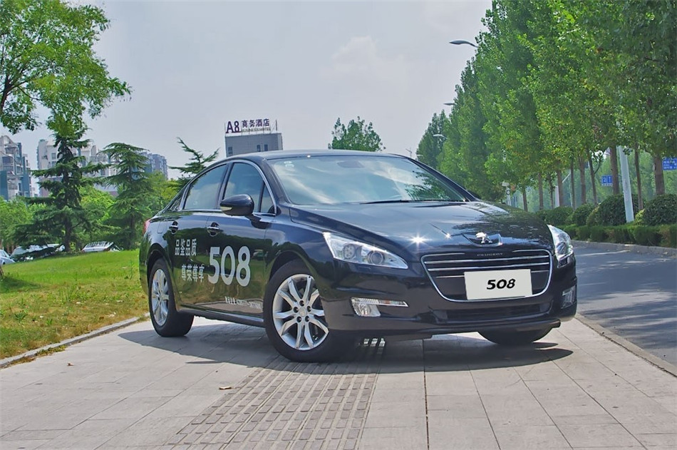2012款东风标致508 2.0L 自动豪华版