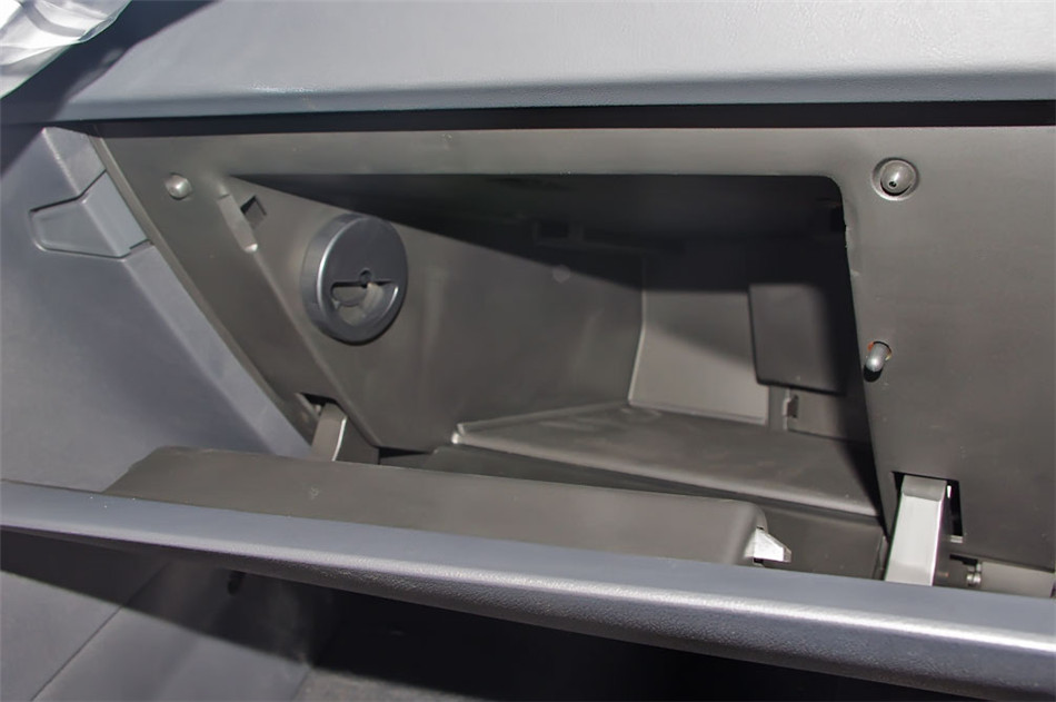 2012款东风标致508 2.0L 自动豪华版