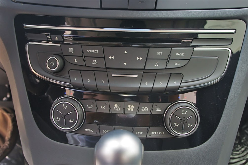 2012款东风标致508 2.0L 自动豪华版