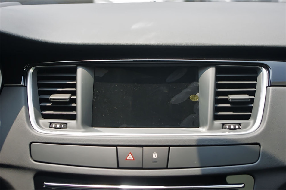 2012款东风标致508 2.0L 自动豪华版