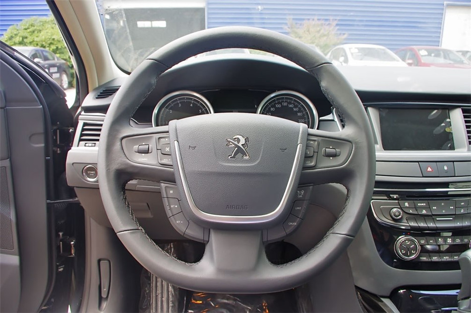 2012款东风标致508 2.0L 自动豪华版