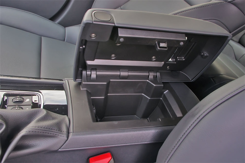 2012款东风标致508 2.0L 自动豪华版