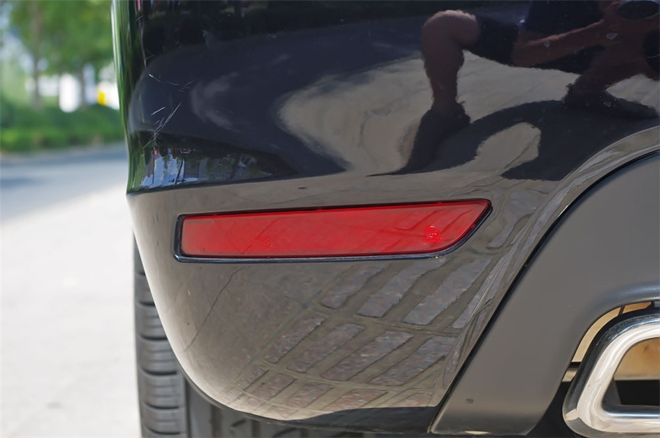 2012款东风标致508 2.0L 自动豪华版