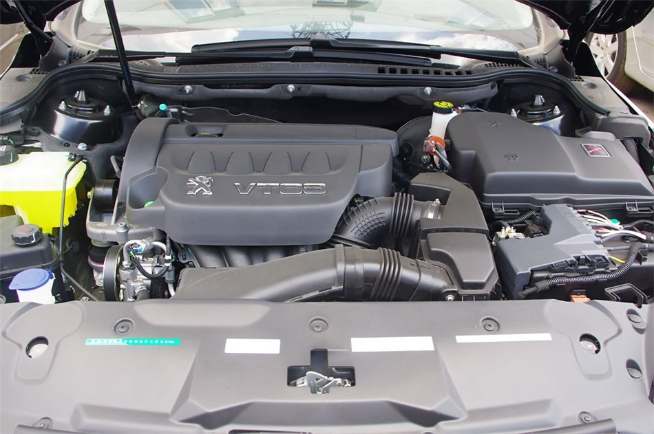 2012款东风标致508 2.0L 自动豪华版