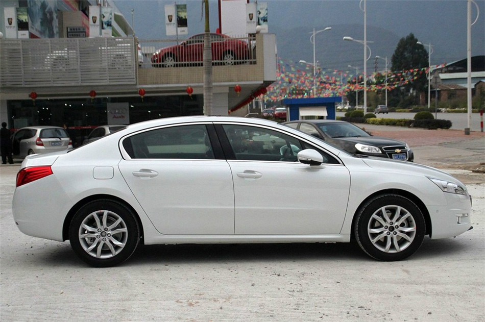 2012款东风标致508 2.0L自动经典版