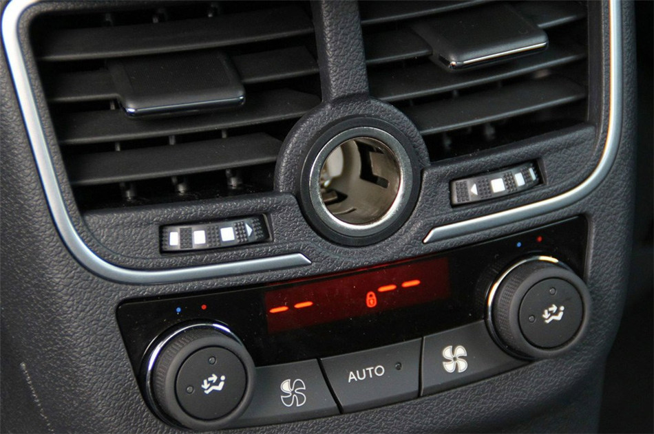 2012款东风标致508 2.0L自动经典版