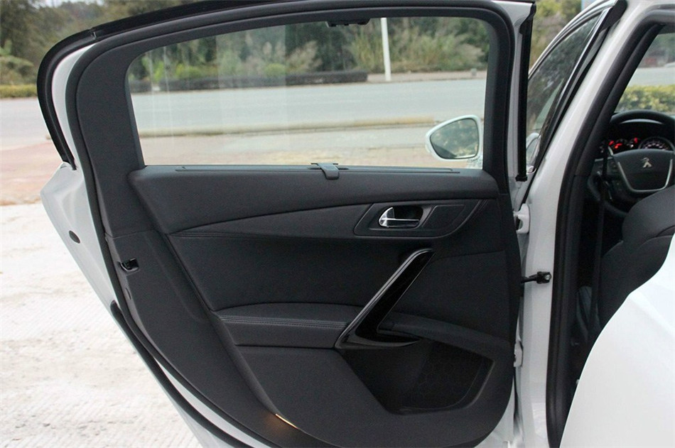 2012款东风标致508 2.0L自动经典版