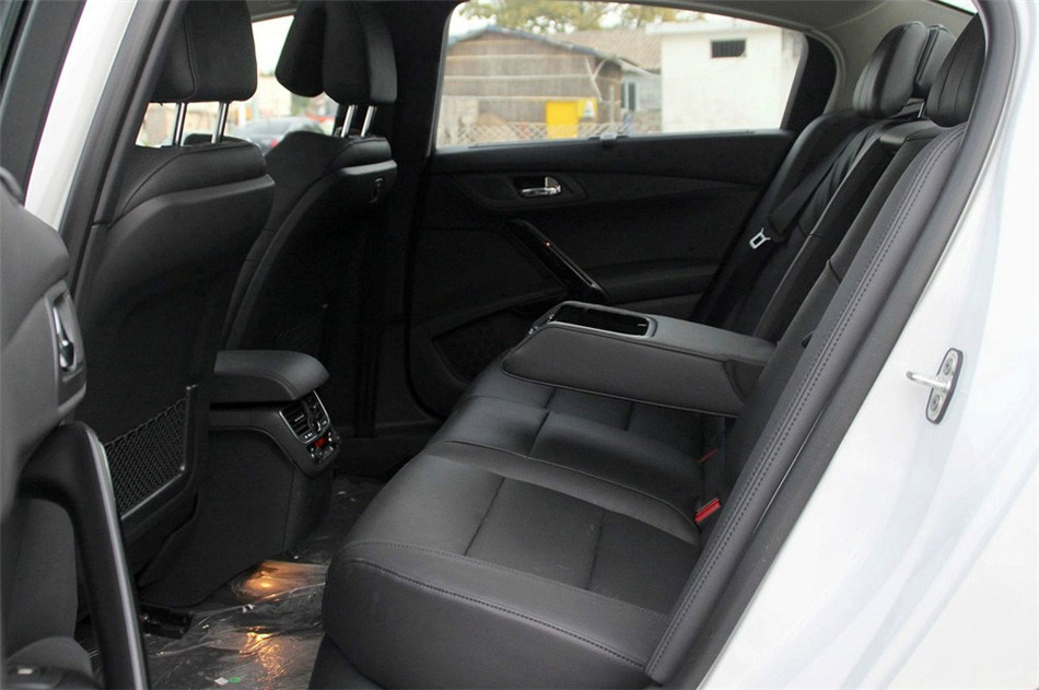 2012款东风标致508 2.0L自动经典版