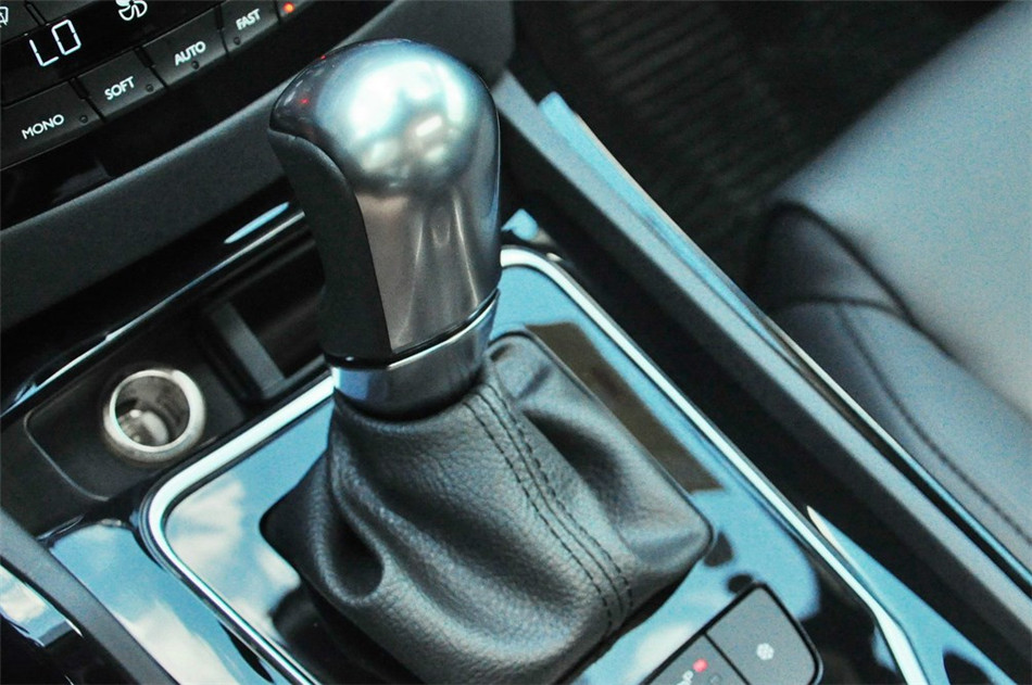 2013款东风标致508 2.3L自动两周年纪念旗舰版