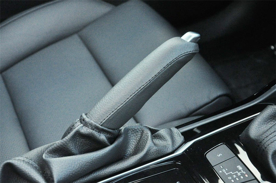 2013款东风标致508 2.3L自动两周年纪念旗舰版