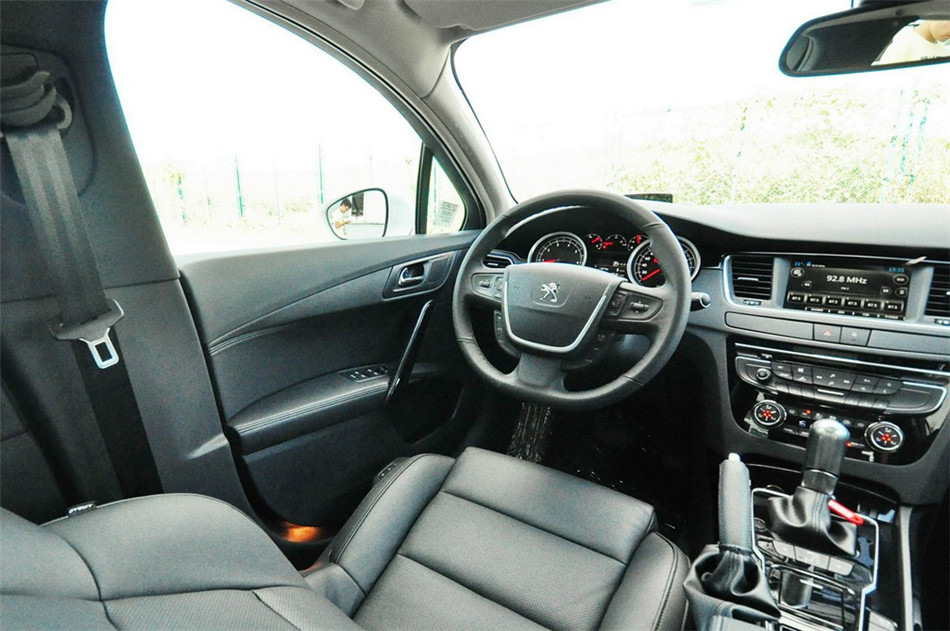 2013款东风标致508 2.3L自动两周年纪念旗舰版