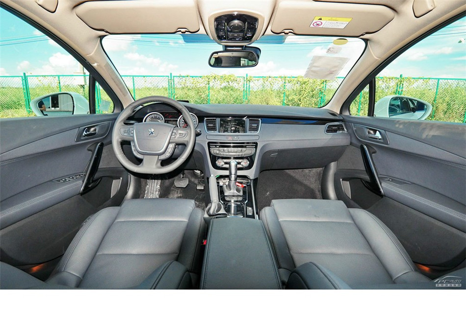 2013款东风标致508 2.3L自动两周年纪念旗舰版