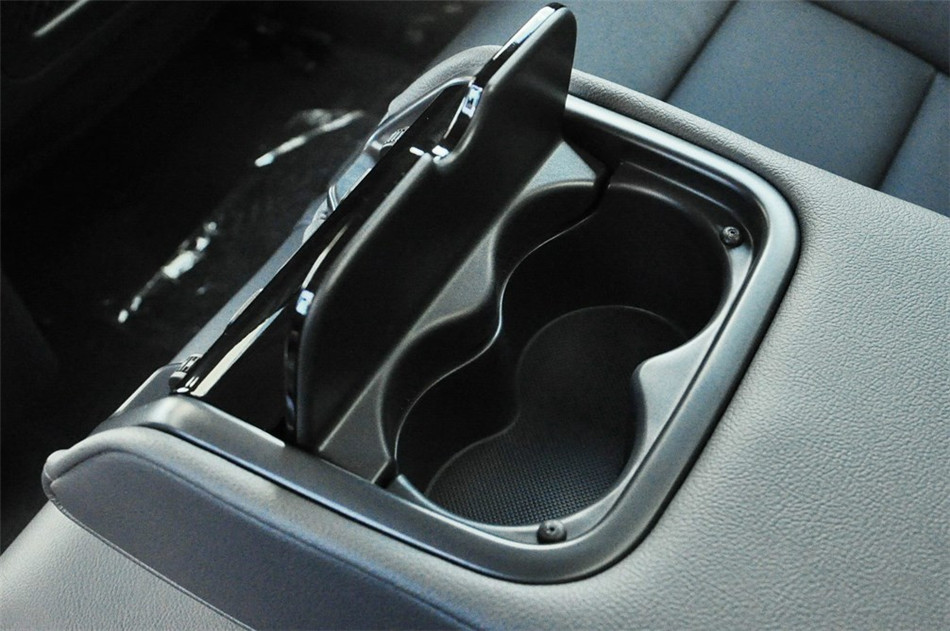 2013款东风标致508 2.3L自动两周年纪念旗舰版