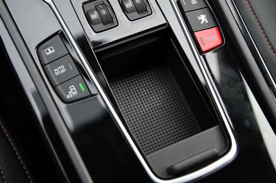 2015款 1.8THP 自动旗舰版 内饰