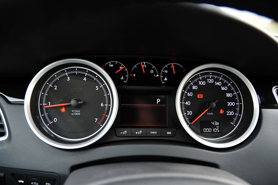 2015款 1.8THP 自动旗舰版 内饰