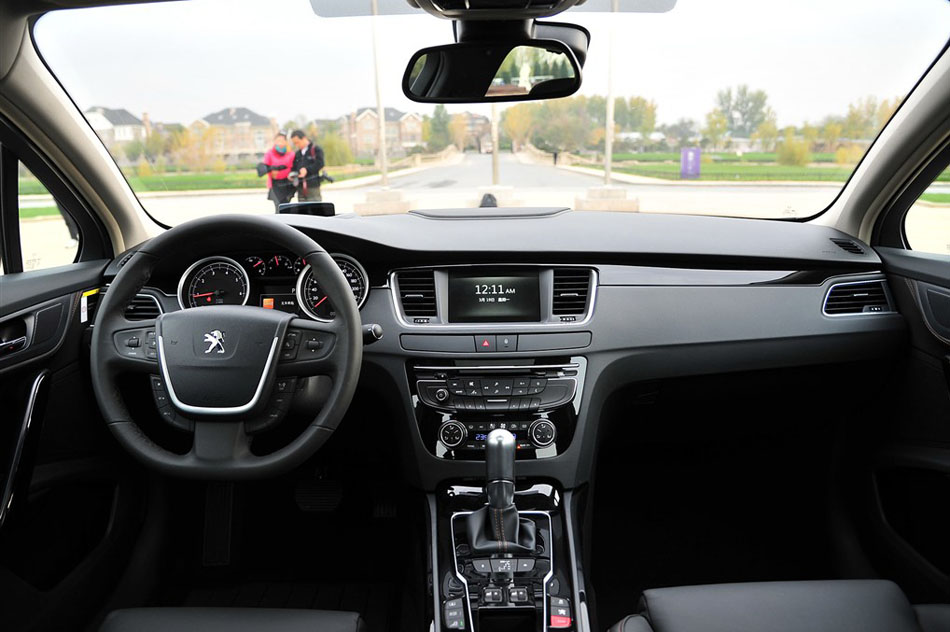 2015款 1.8THP 自动旗舰版 内饰