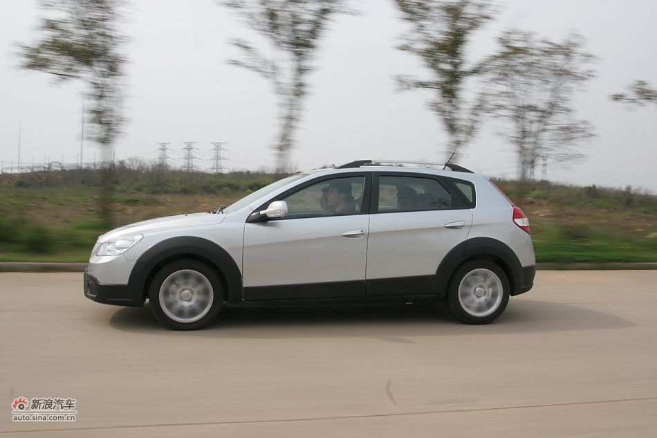 风神H30 CROSS公路动态