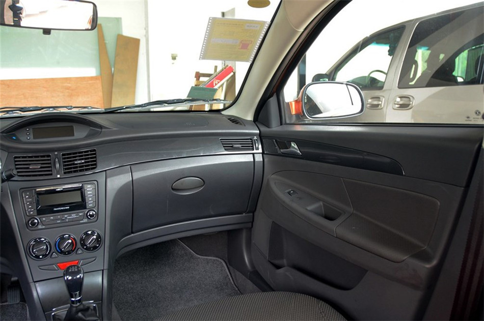 2013款风神H30 CROSS 1.6L手动尊尚型