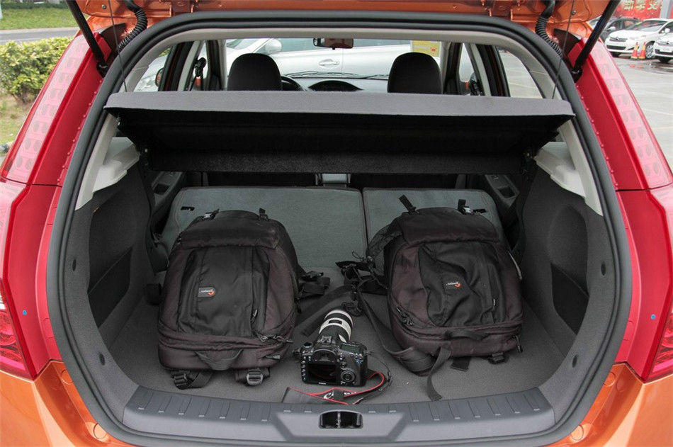 2013款风神H30 CROSS 1.6L手动尊尚型