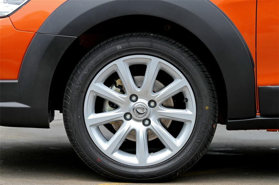 2013款风神H30 CROSS 1.6L手动尊尚型