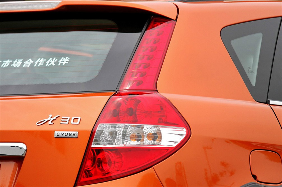 2013H30 CROSS 1.6Lֶ