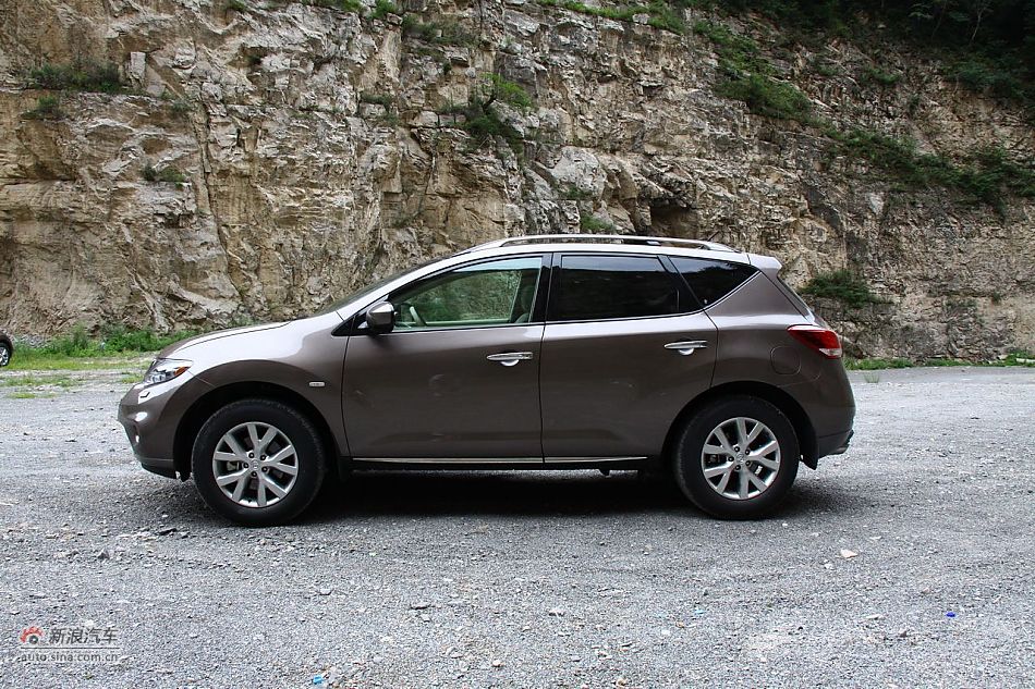 东风日产楼兰外观