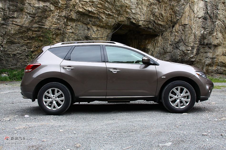 东风日产楼兰外观