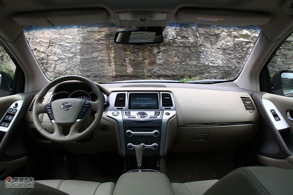 东风日产楼兰内饰