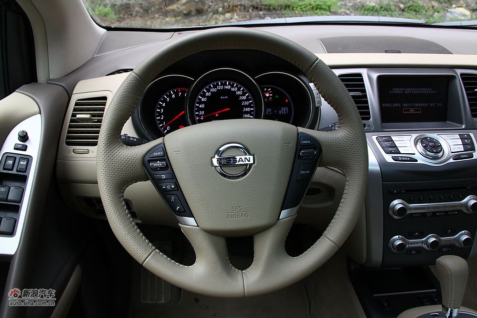 东风日产楼兰内饰