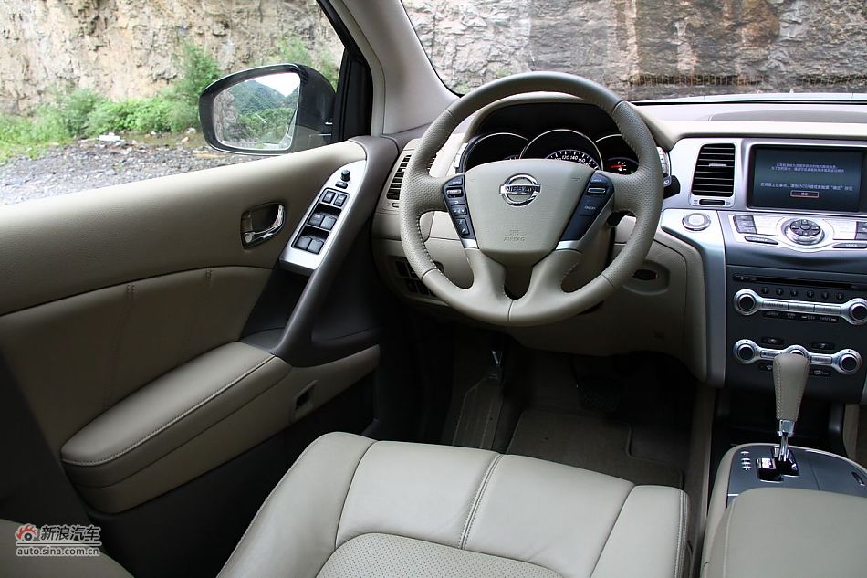 东风日产楼兰内饰