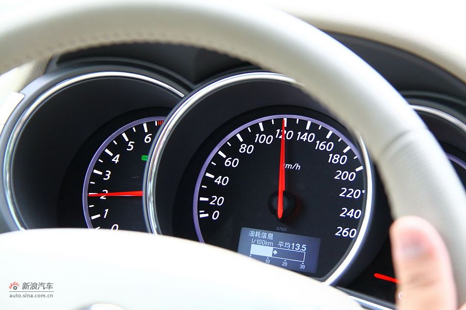 东风日产楼兰内饰