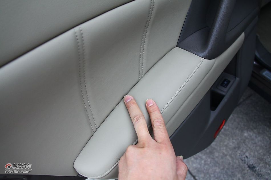东风日产楼兰内饰