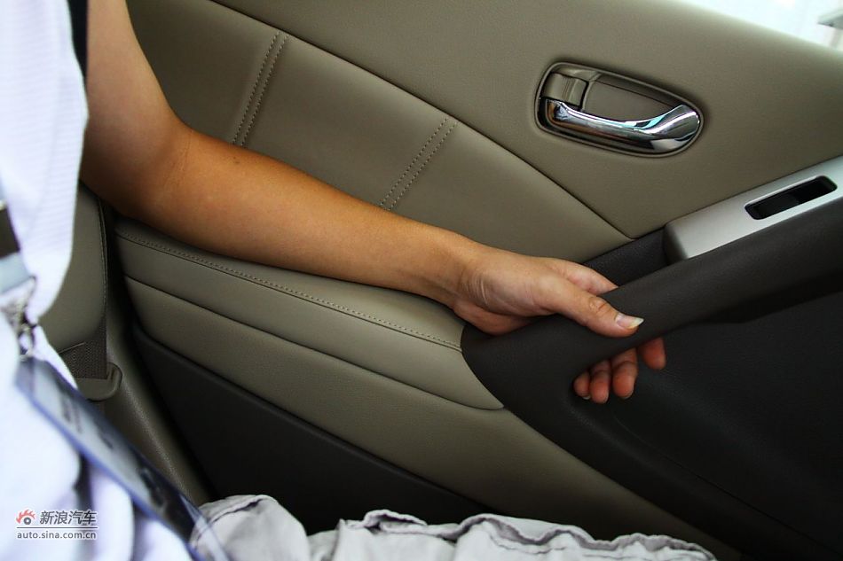 东风日产楼兰内饰