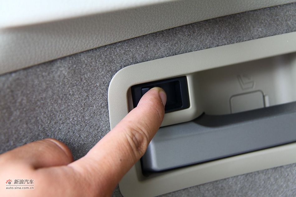 东风日产楼兰内饰