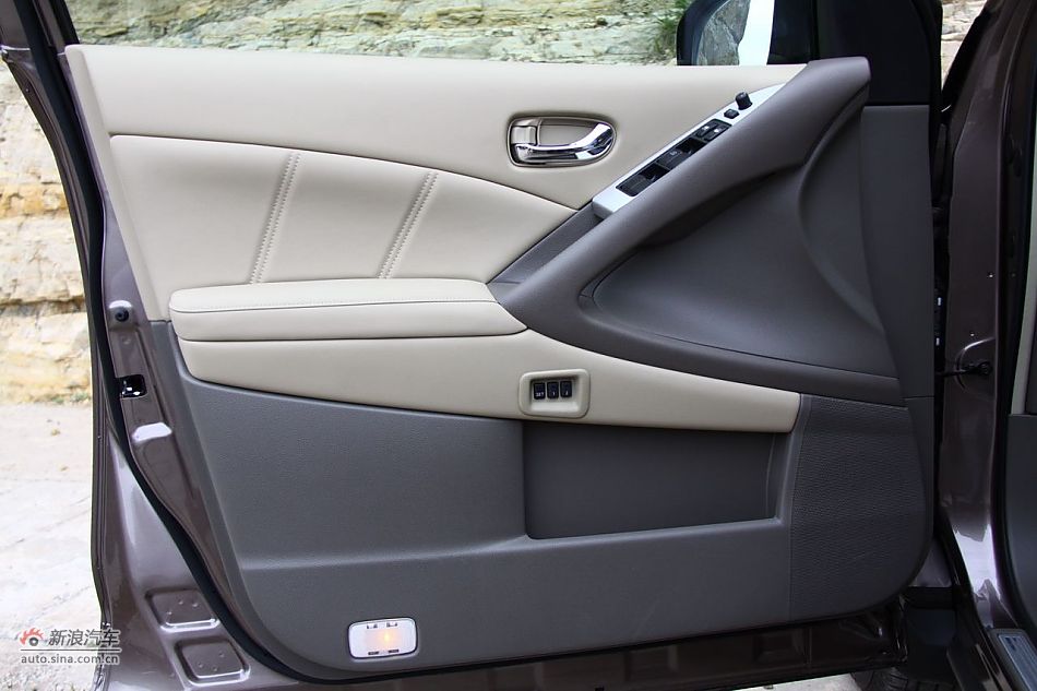 东风日产楼兰内饰