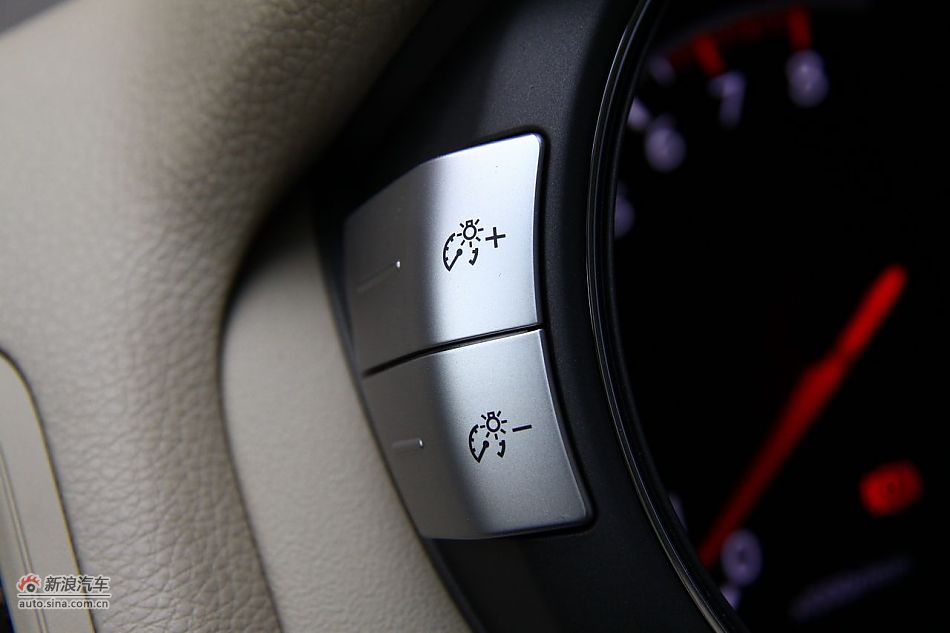 东风日产楼兰内饰