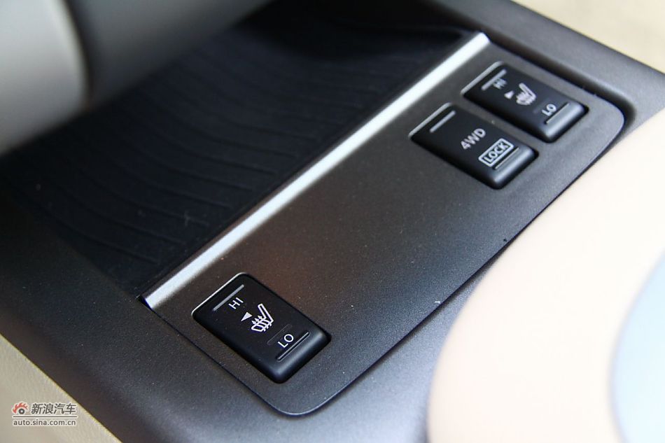 东风日产楼兰内饰