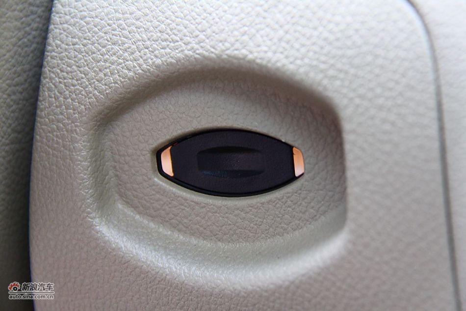 东风日产楼兰内饰
