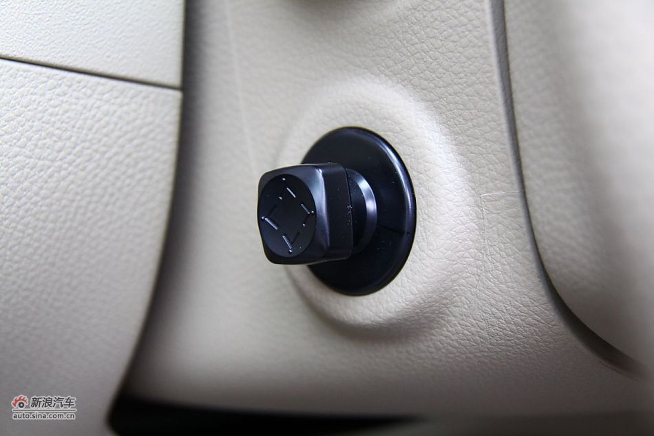 东风日产楼兰内饰