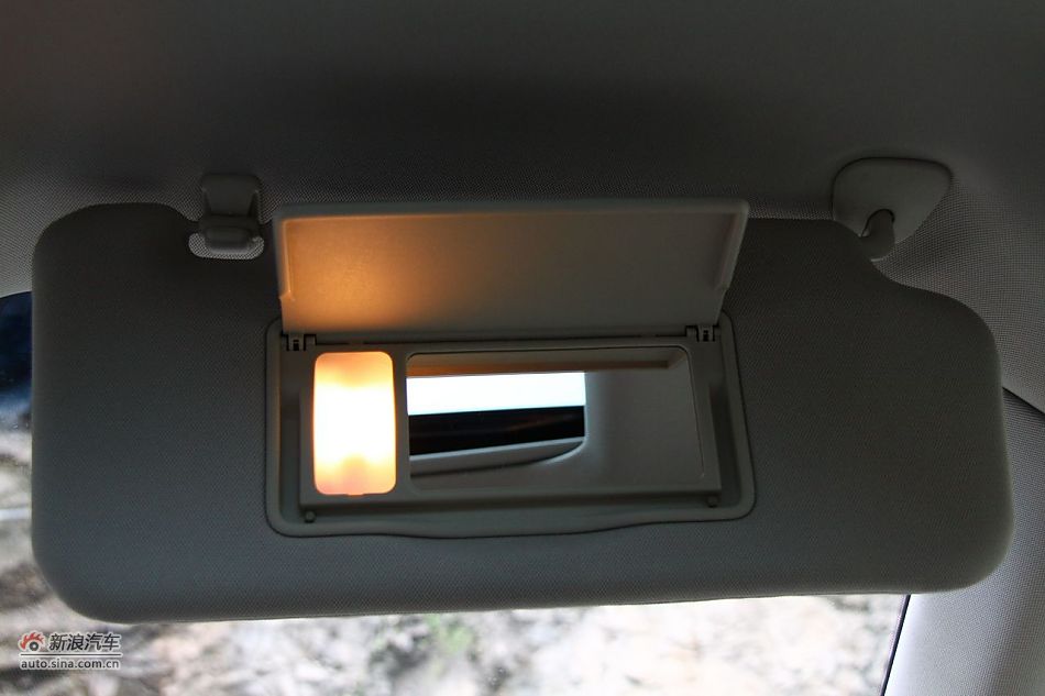 东风日产楼兰内饰