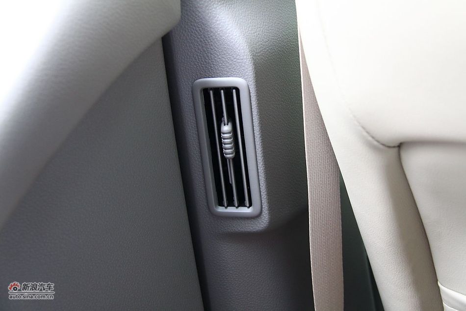 东风日产楼兰内饰