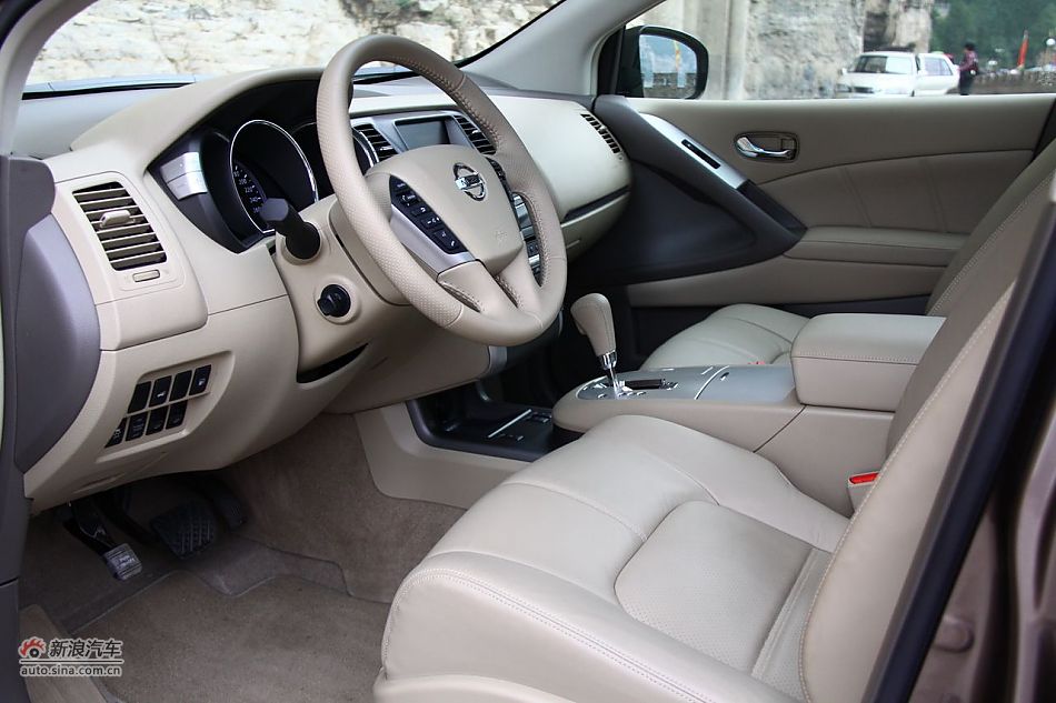 东风日产楼兰空间