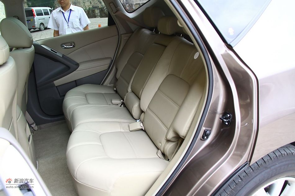 东风日产楼兰空间