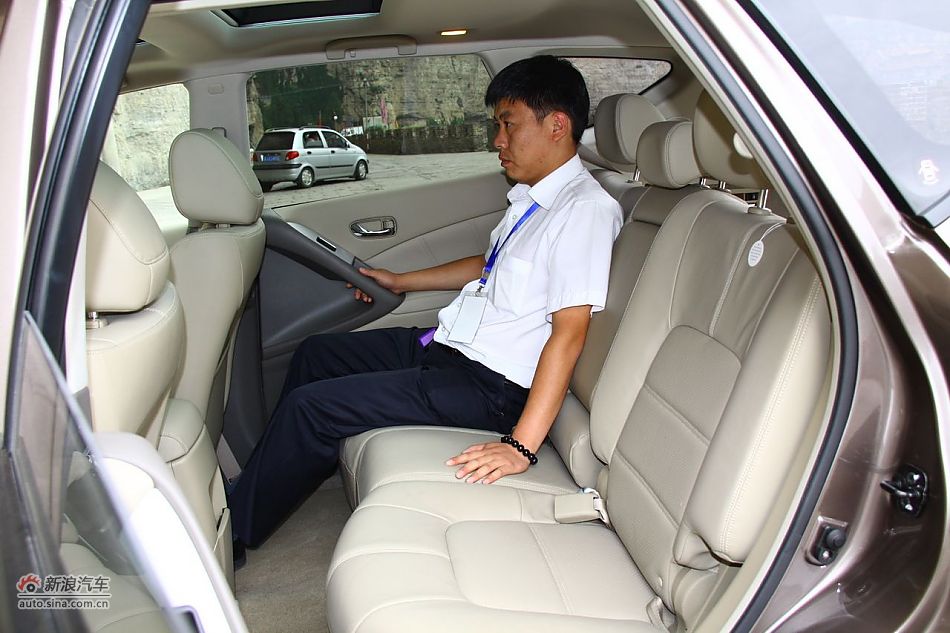 东风日产楼兰空间