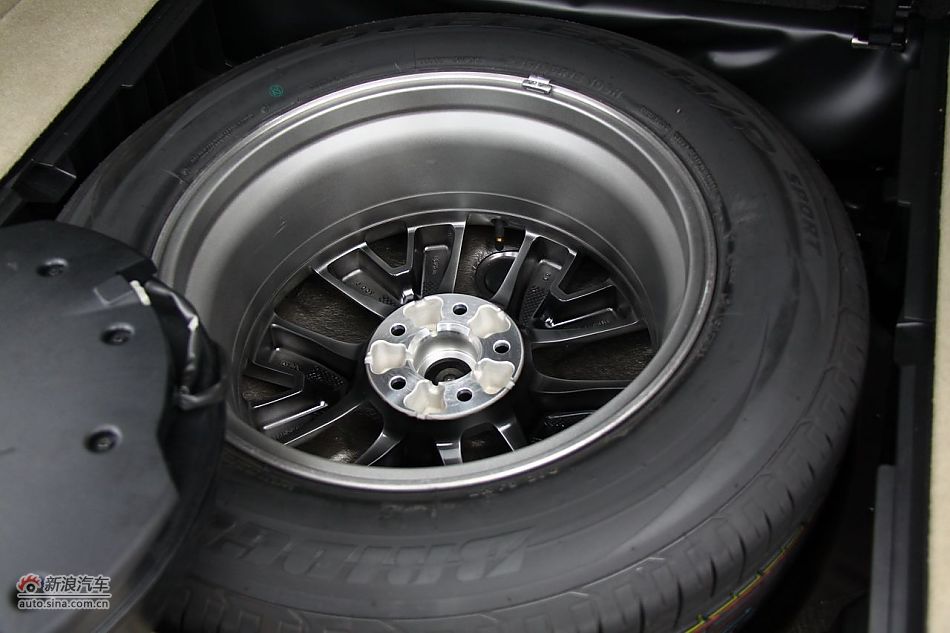 东风日产楼兰细节